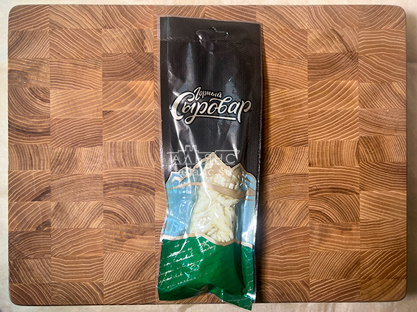 Сыр 100 гр ГОРНЫЙ СЫРОВАР (Косичка с укропом и чесноком) в Болшево