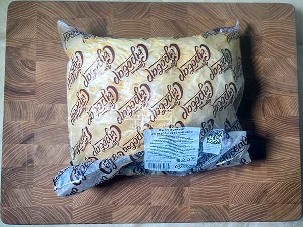 Сыр 1 кг ГОРНЫЙ СЫРОВАР (Паутинка со вкусом красной икры) в Болшево